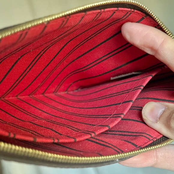 Louis Vuitton Neverfull MM Pouch Damier Ebene Brown Checkered Wristlet - Picture 14 of 16